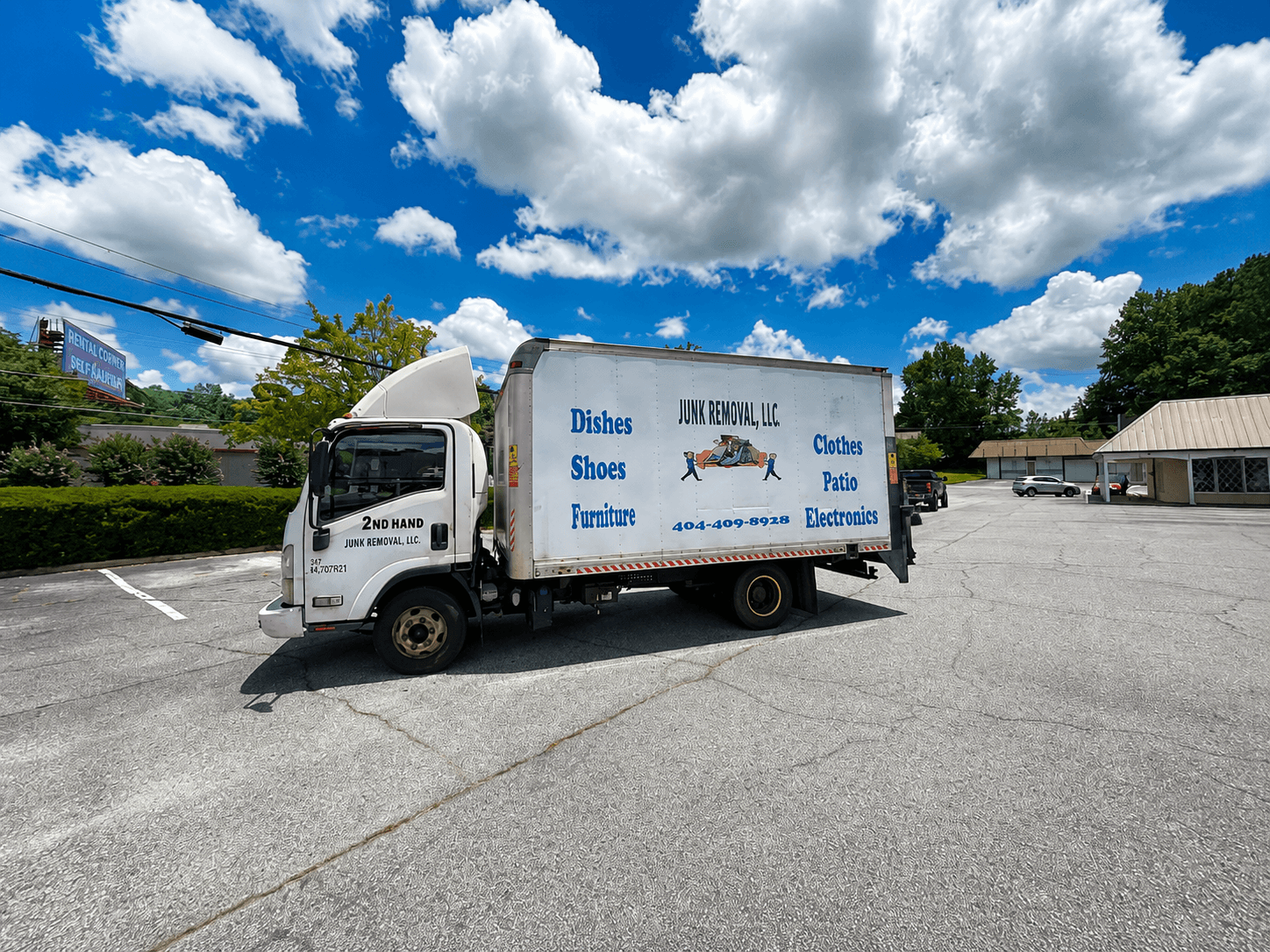 Junk Removal LLC truck in Atlanta GA